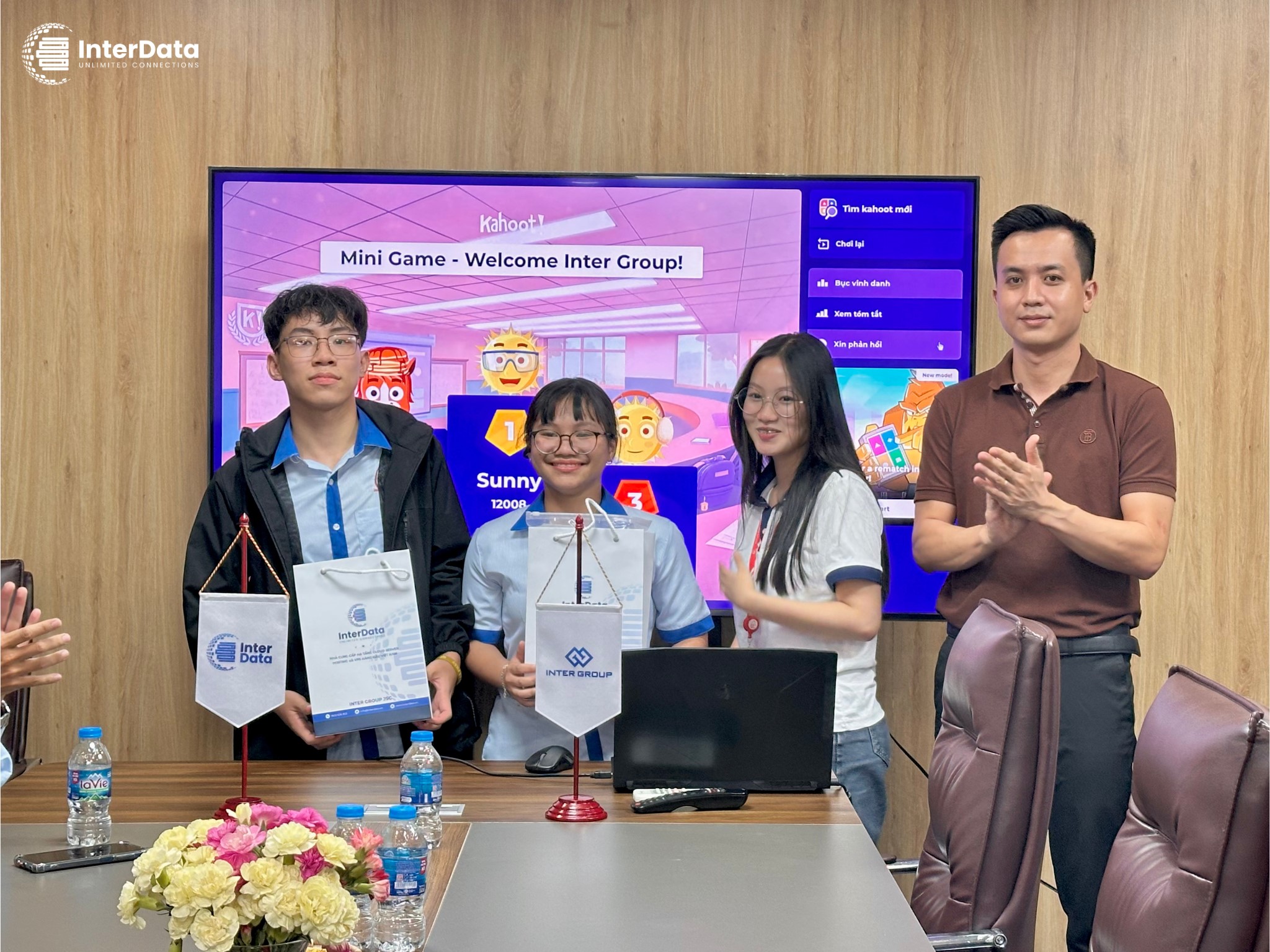 InterData chào đón sinh viên khóa D24 Học viện Công nghệ Bưu chính Viễn thông 3 Top 3 sinh viên chiến thắng mini game