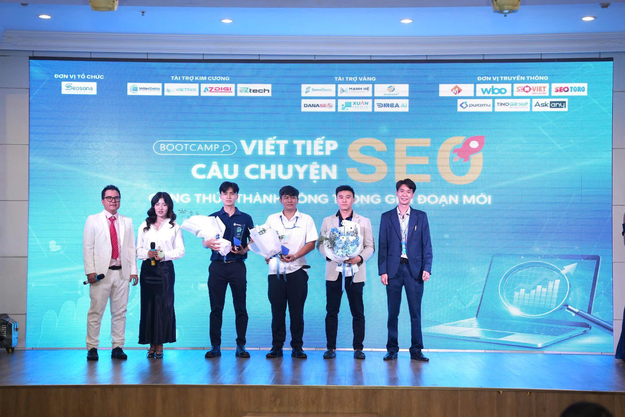 InterData Đồng Hành Cùng Bootcamp: “Viết Tiếp Câu Chuyện SEO 2025” 1 InterData tại sự kiện Seosona 2025