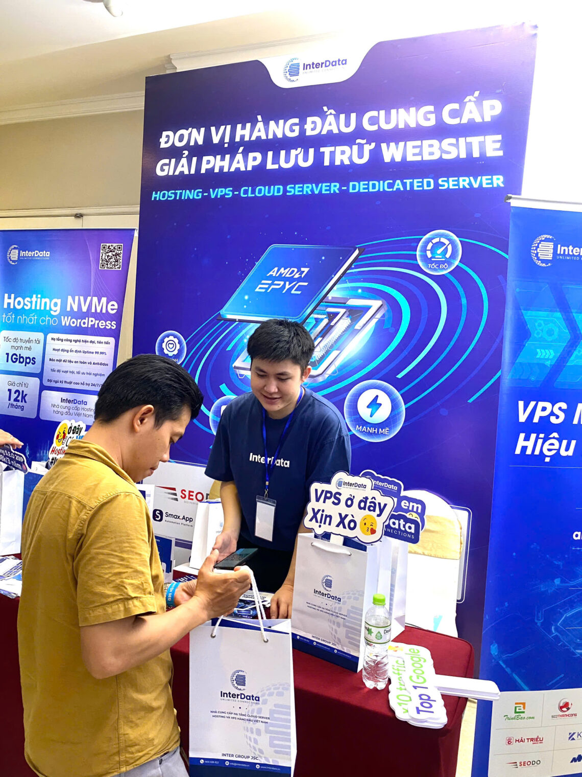 InterData Đồng Hành Cùng Bootcamp: “Viết Tiếp Câu Chuyện SEO 2025” 6 Khách hàng tham gia Mini game tại Booth InterData